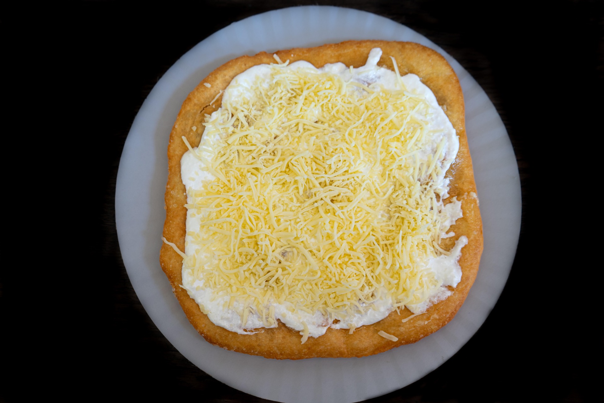 Lángos (Sajtos-Tejfölös)